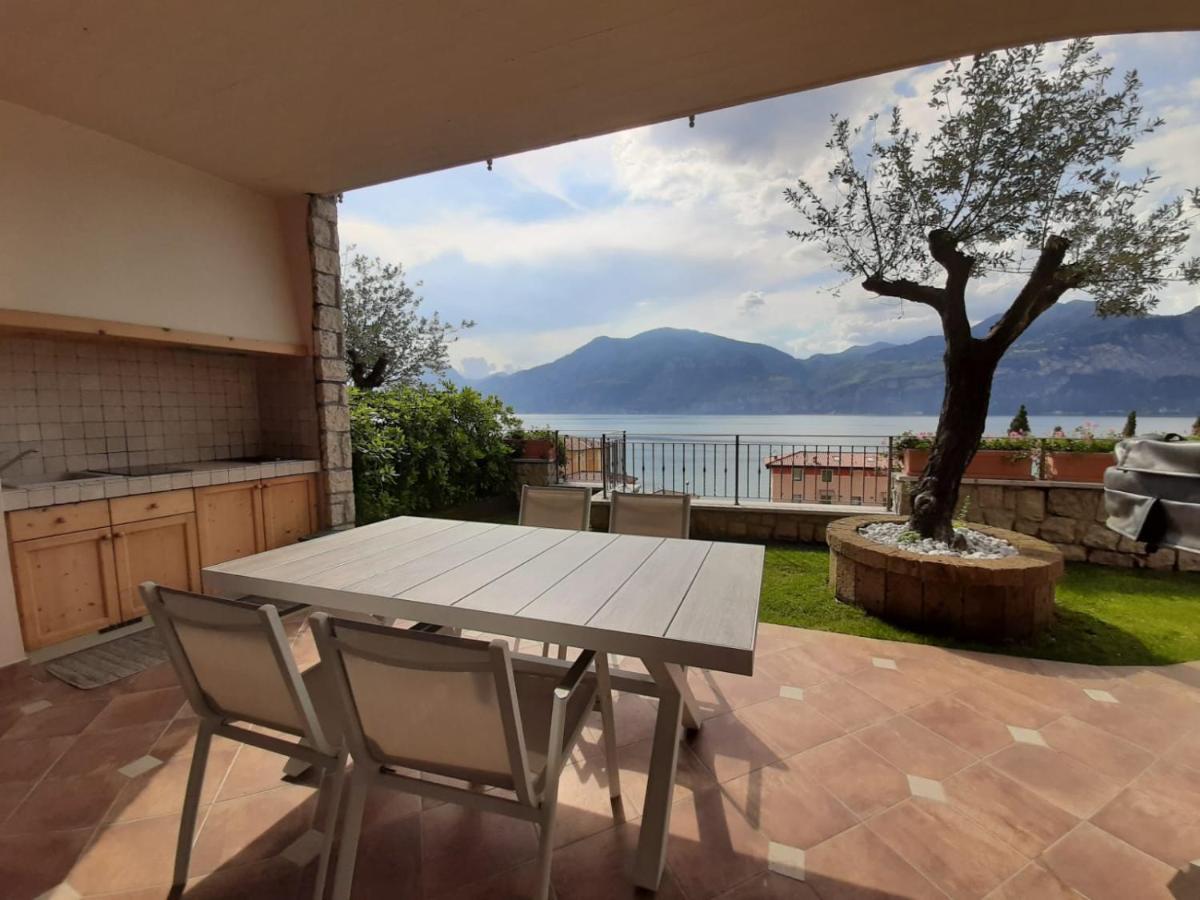 Bmp Apartment Deluxe 1 Jacuzzi Riscaldata Privata Vista Lago Di Garda Brenzone sul Garda Exterior photo