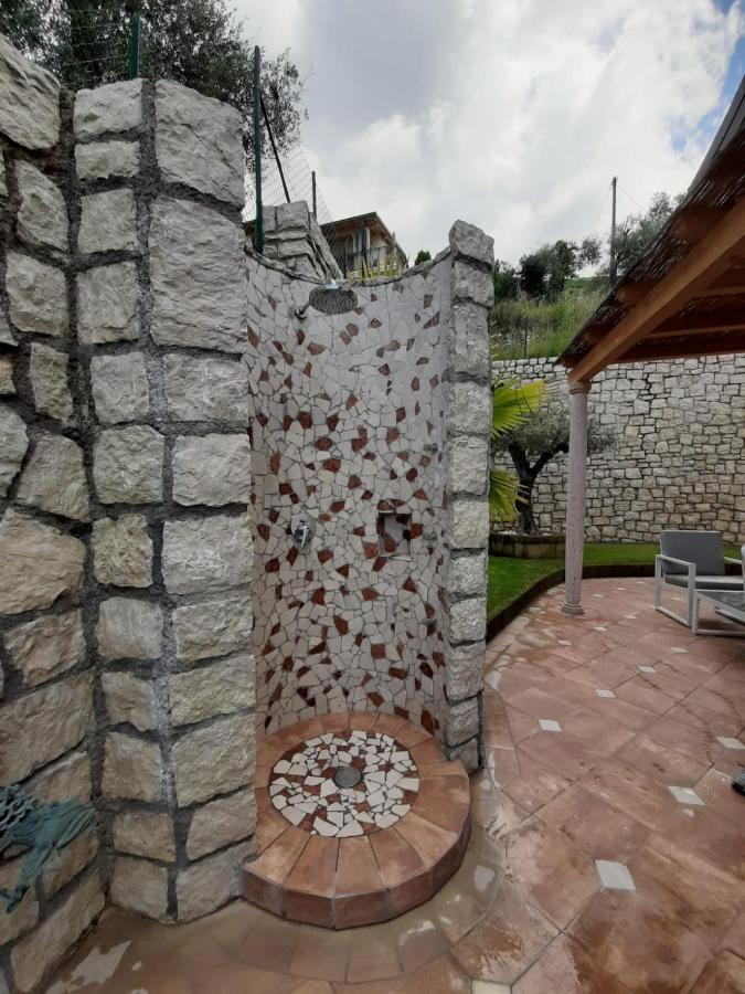 Bmp Apartment Deluxe 1 Jacuzzi Riscaldata Privata Vista Lago Di Garda Brenzone sul Garda Exterior photo