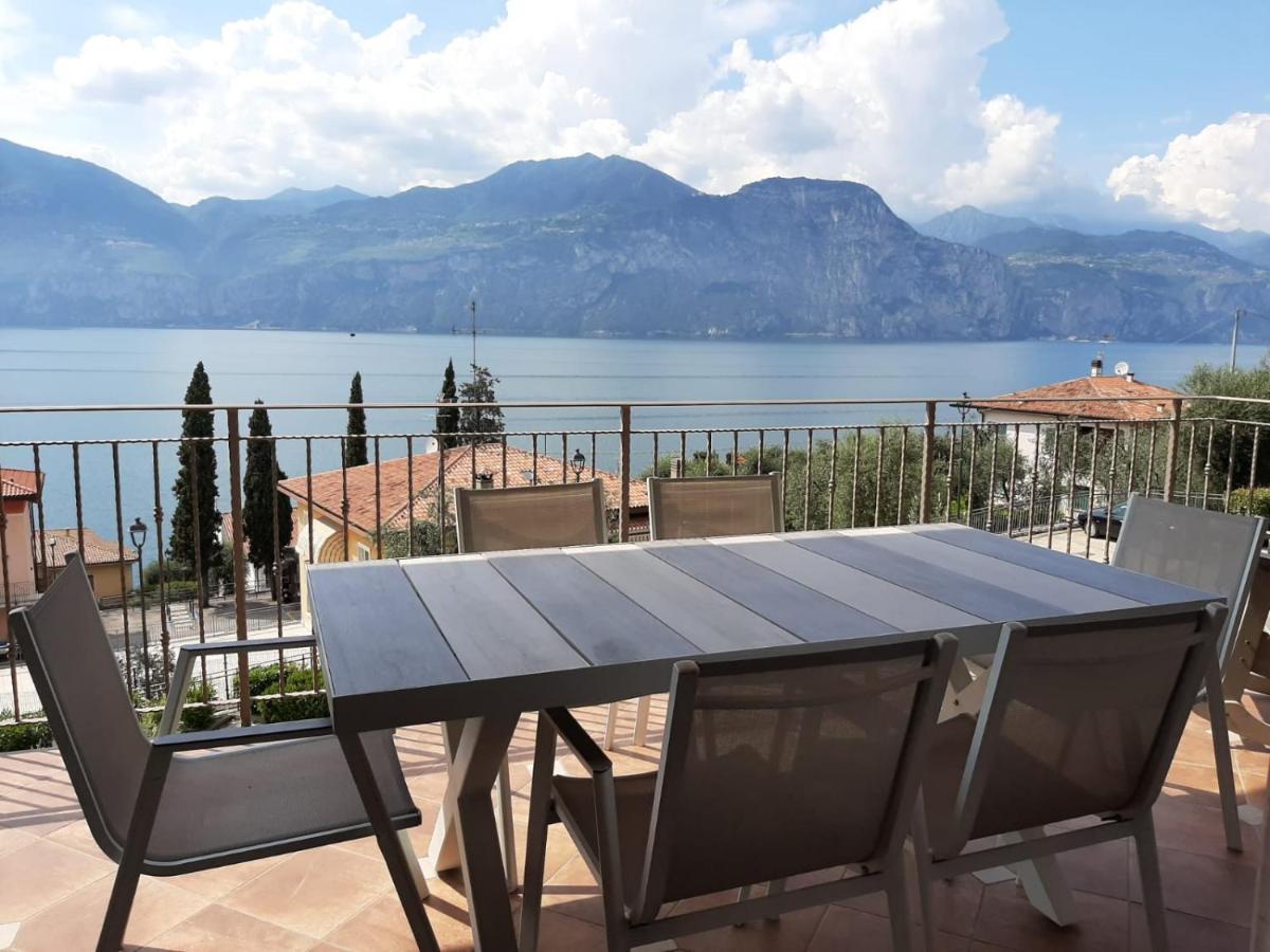 Bmp Apartment Deluxe 1 Jacuzzi Riscaldata Privata Vista Lago Di Garda Brenzone sul Garda Exterior photo